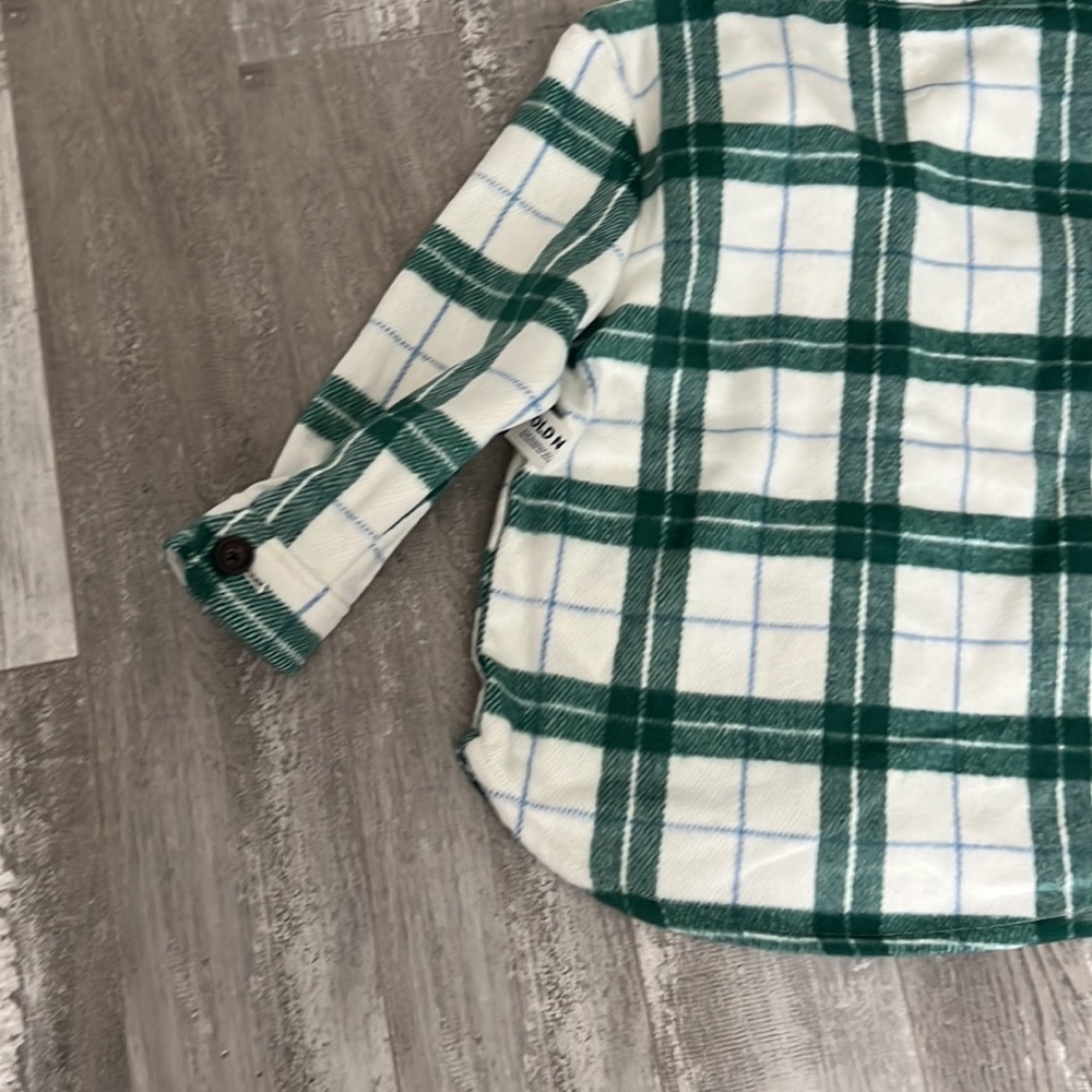 Old Navy Plaid Shacket - Picture 5 of 5